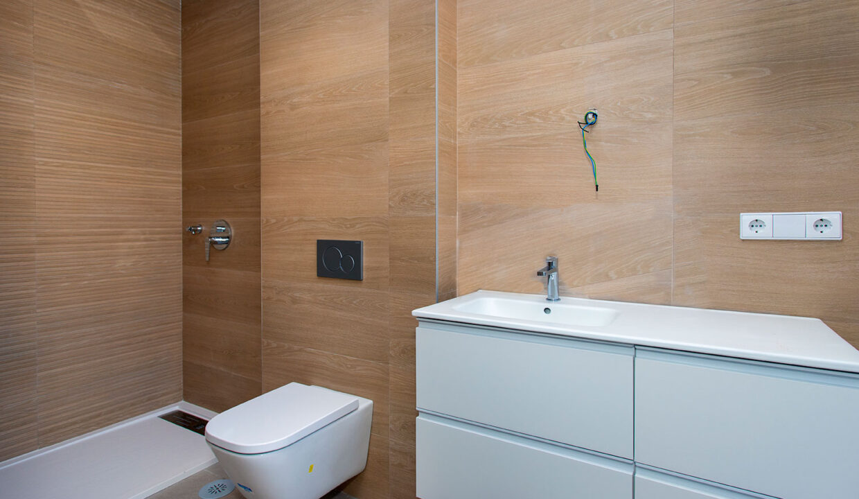 BAÑO ENSUITE DORM 1