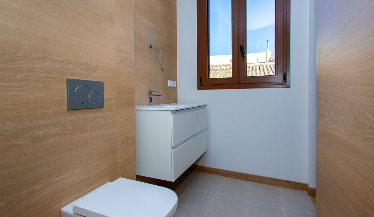 BAÑO ENSUITE DORM 1 (2)