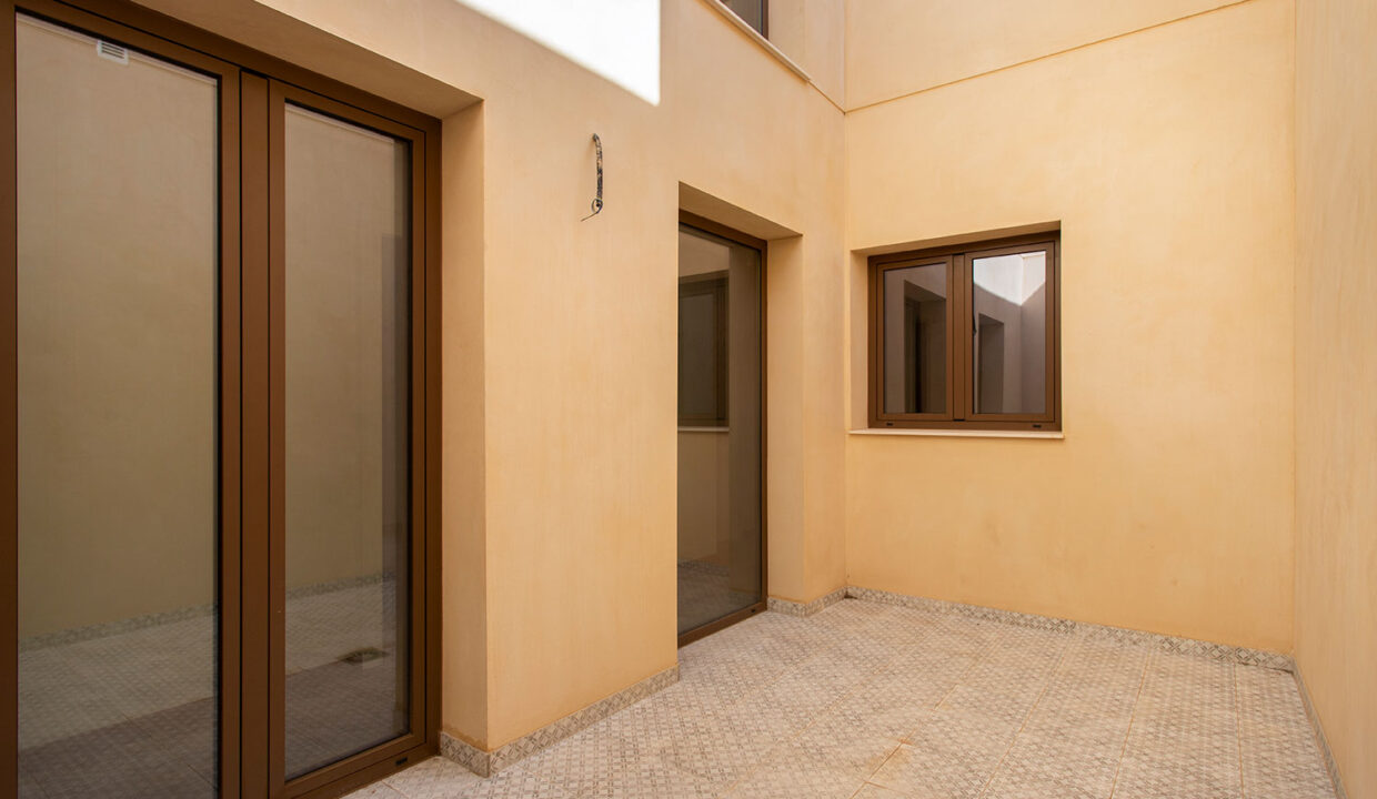 PATIO (2)